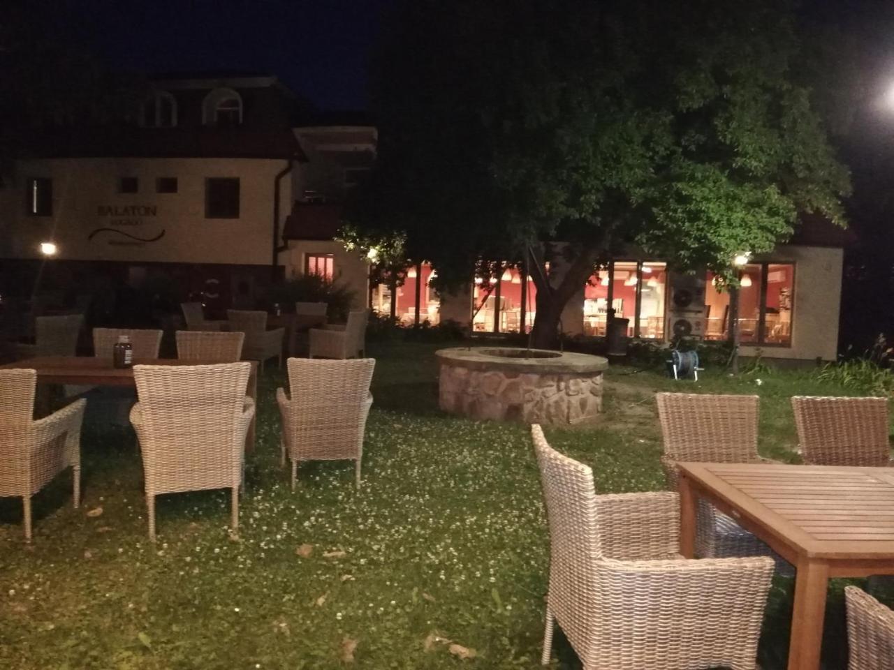 Sziget23 Hotel Ábrahámhegy Eksteriør billede